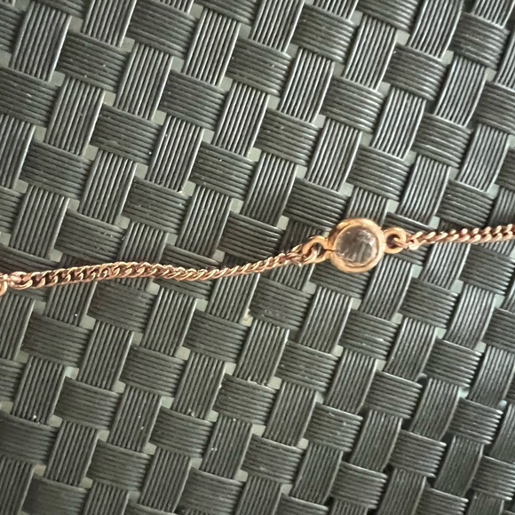 GIVENCHY rose hold necklace with stones - Picture 5 of 6